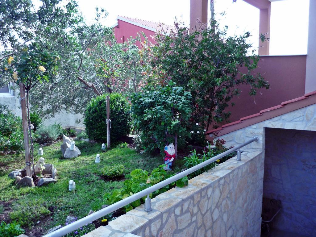 Priska Apartment Kaštela Exterior foto